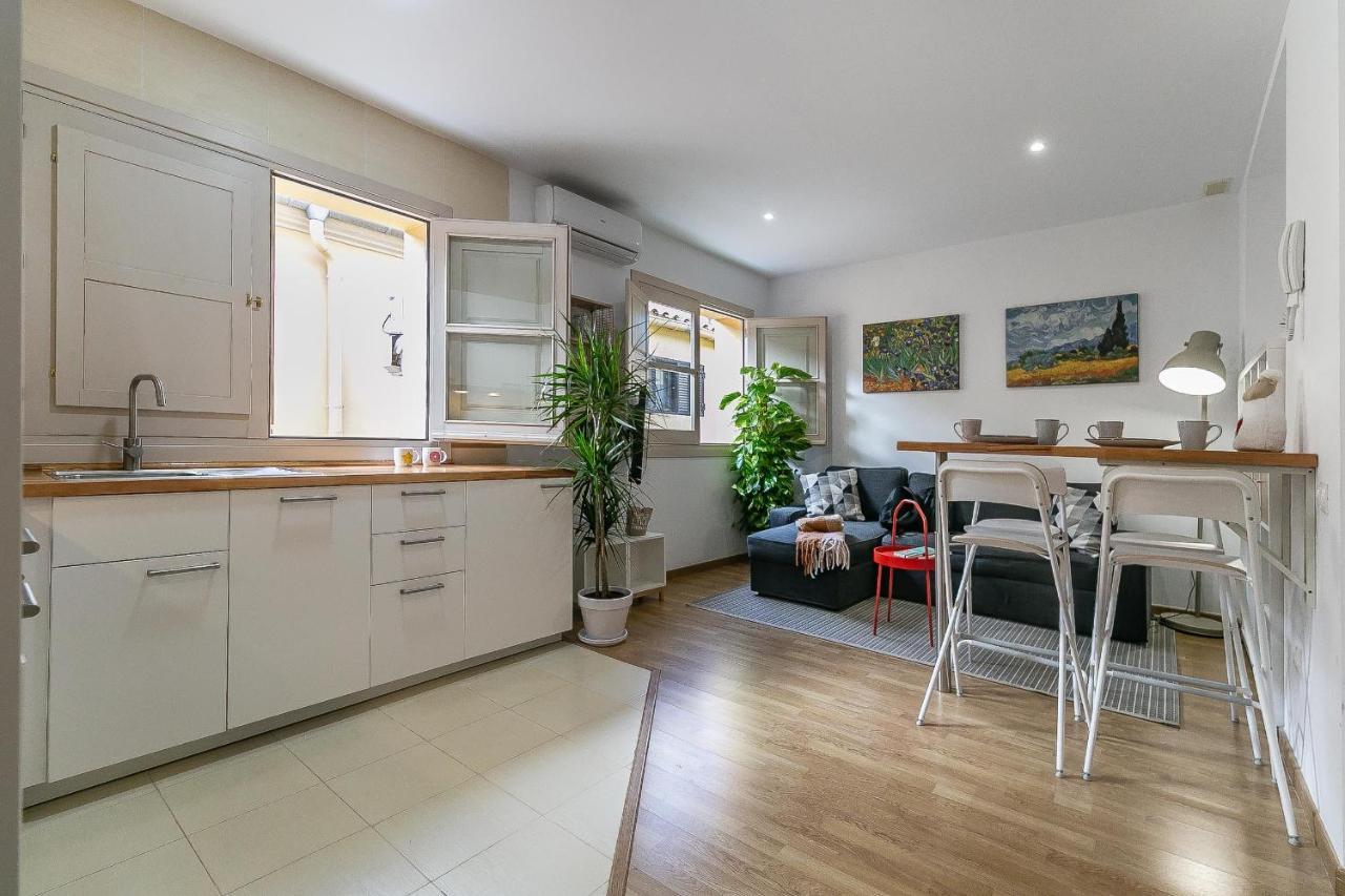 Central Malaga Apartment At Mitjana Plaza Εξωτερικό φωτογραφία
