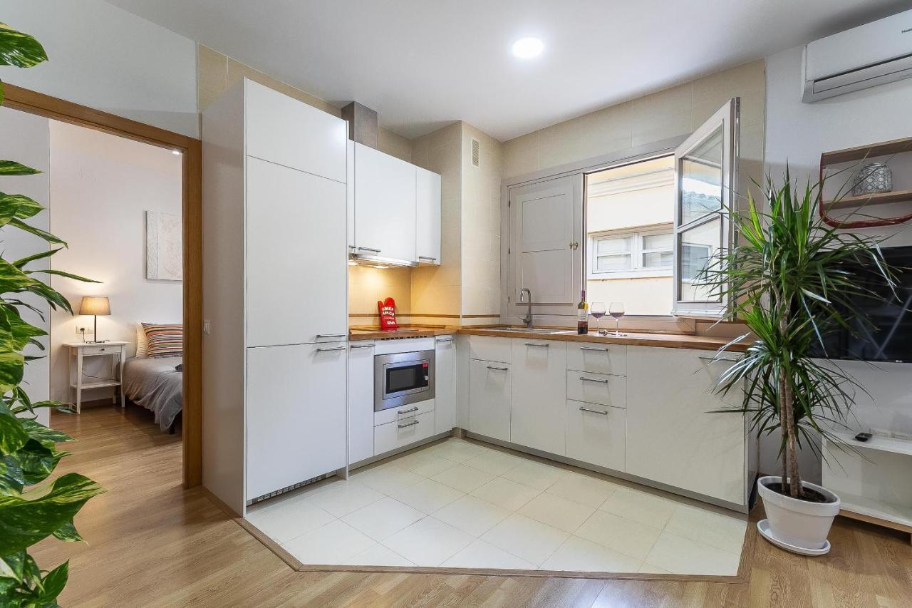 Central Malaga Apartment At Mitjana Plaza Εξωτερικό φωτογραφία