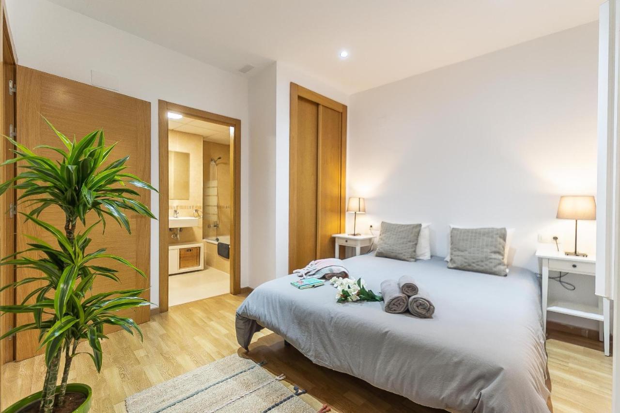 Central Malaga Apartment At Mitjana Plaza Εξωτερικό φωτογραφία