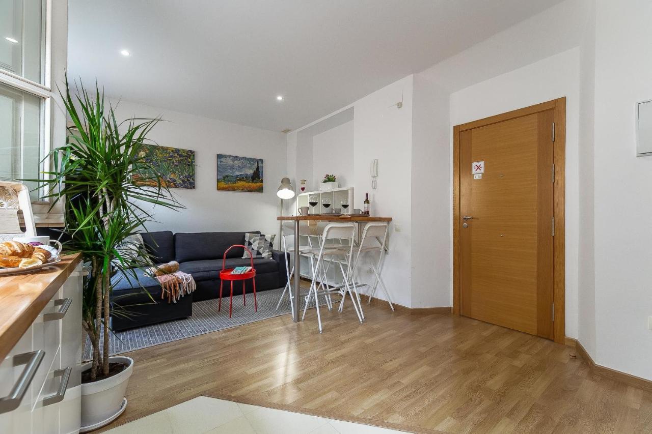 Central Malaga Apartment At Mitjana Plaza Εξωτερικό φωτογραφία