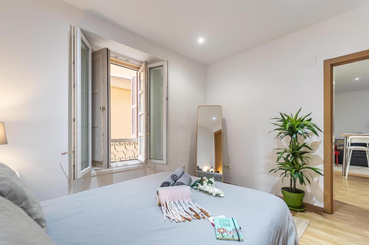 Central Malaga Apartment At Mitjana Plaza Εξωτερικό φωτογραφία